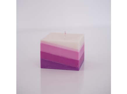 Свеча в фиолетово-розовой гамме