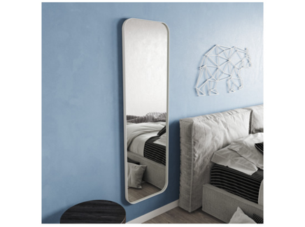 Дизайнерское настенное зеркало "Kuvino L" в тонкой раме белого цвета